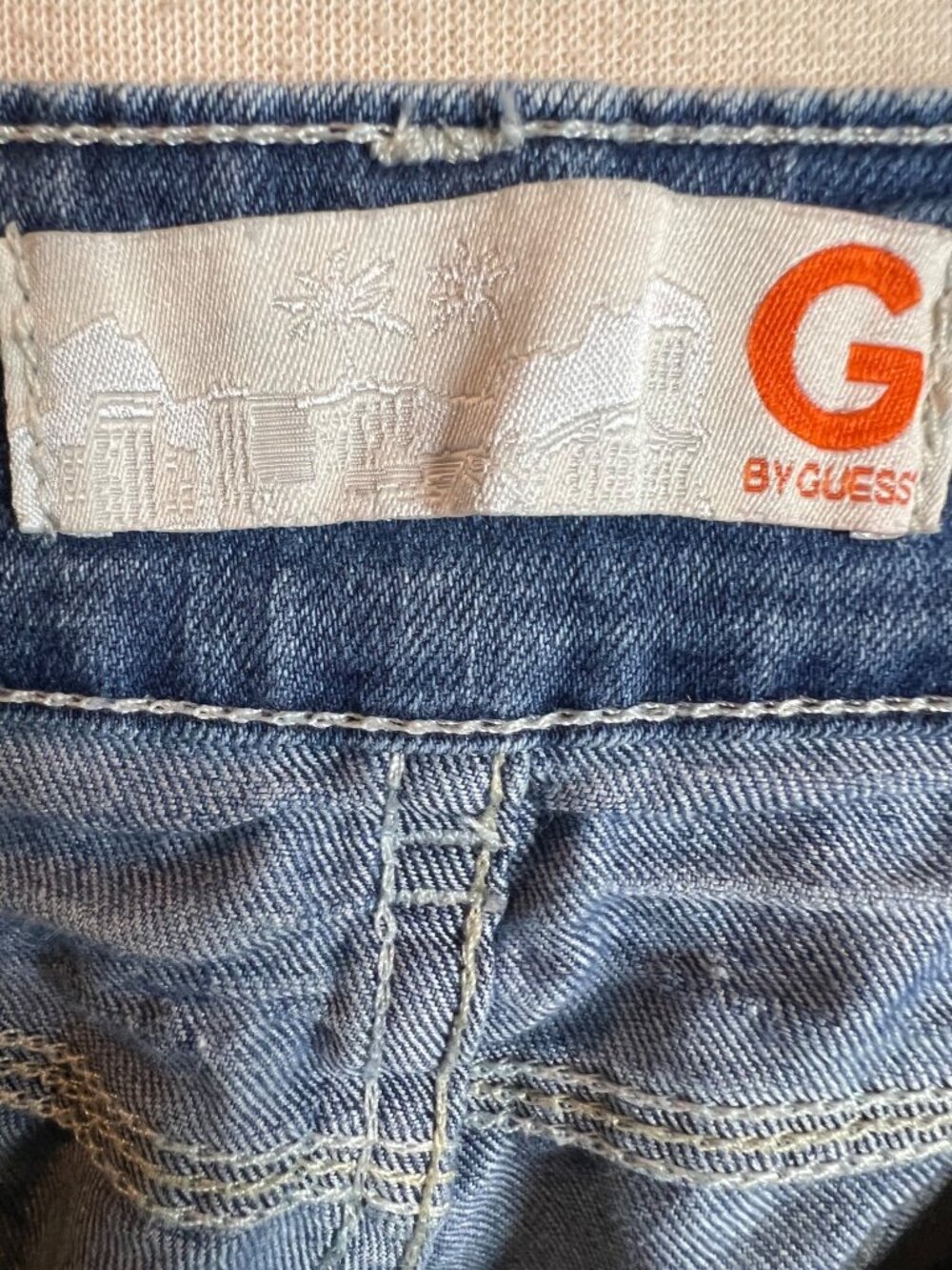 G by guess mid rise jeans size 31 stretch medium wash cuffed Y2K - Picture 10 of 14